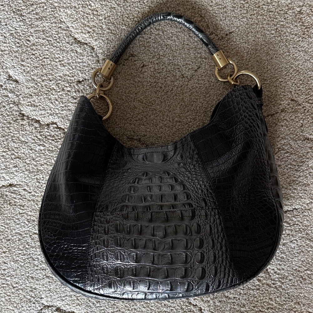 Elegant Black Crocodile-Embossed Women's Bag